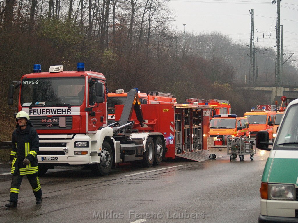 Schwerer VU 1 Toter  A 3 Rich Frankfurt  Kreuz Gremberg  P147.JPG